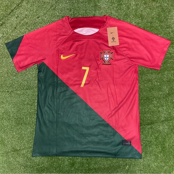 Nike Portugal Cristiano Ronaldo 2022-2023 Men’s Home Soccer Jersey🆕 - Picture 1 of 10